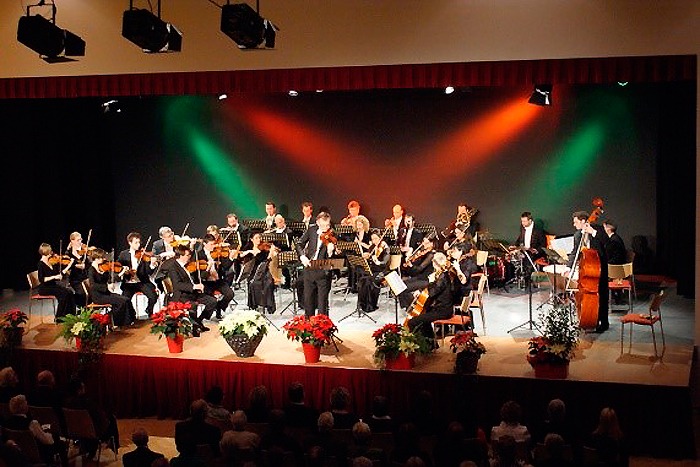 Neujahrskonzert Ensemble Neue Streicher - "Als flotter Geist…hab ich die halbe Welt durchreist"